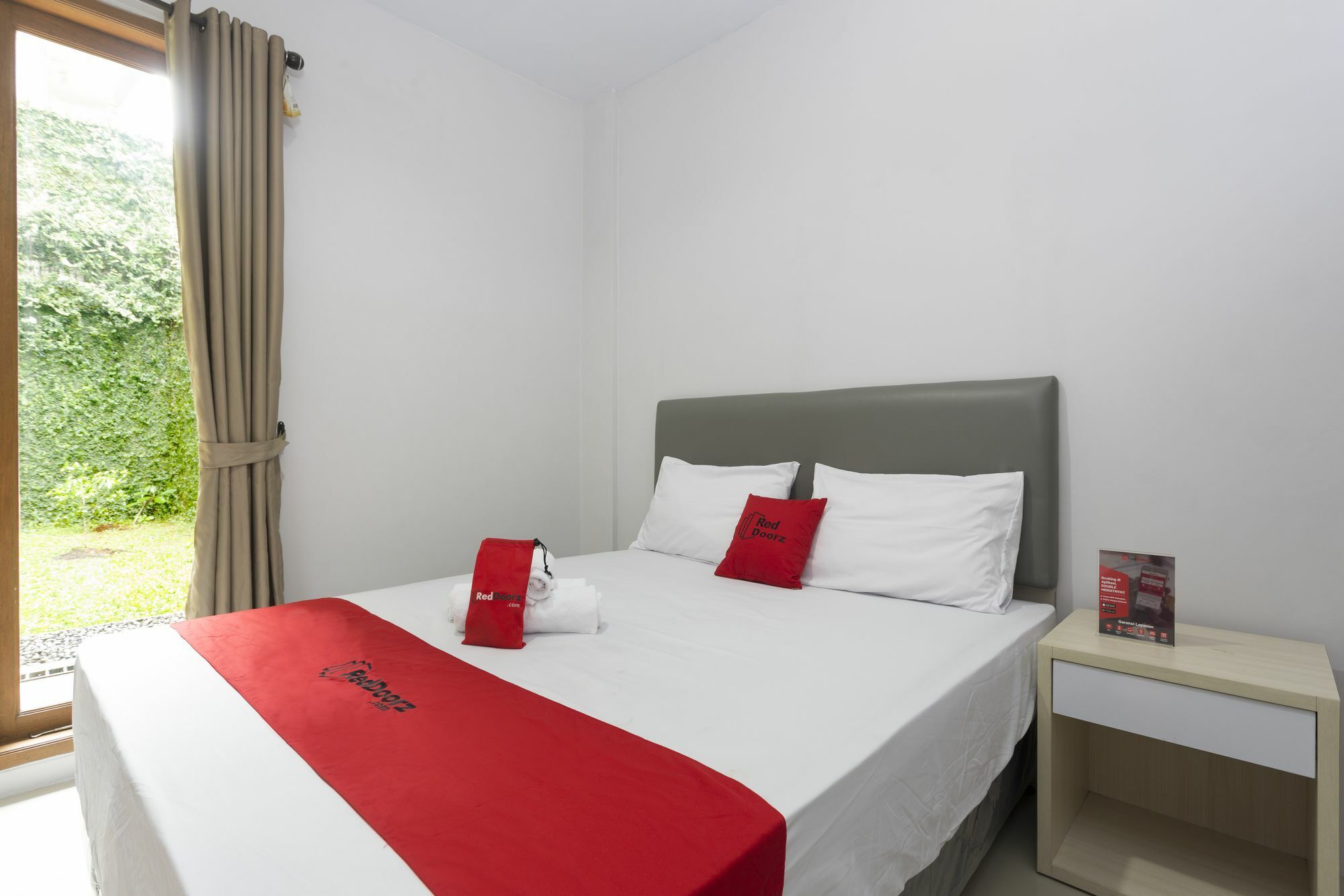 Reddoorz Plus Near Cilandak Town Square 2 Jakarta Exterior photo